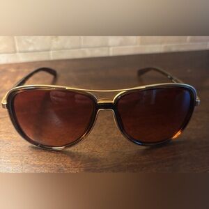 Women’s Oakley
004129 Split Time Stylish Brown and Gold Sunglasses